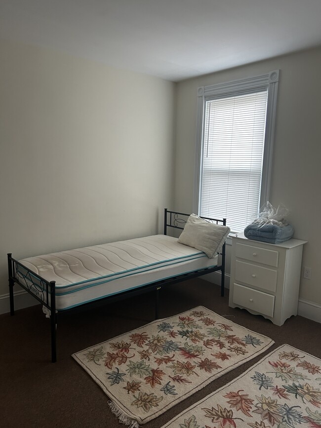 Building Photo - 117 Park St