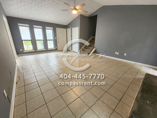 Building Photo - 2402 Skyline Ridge Dr