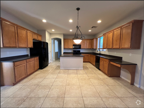 Building Photo - 1305 E Nightingale Ln