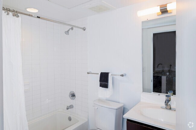 2 habitaciones, 2 baños - 1062 pies cuadrados - Segundo baño - The Residences at Gateway