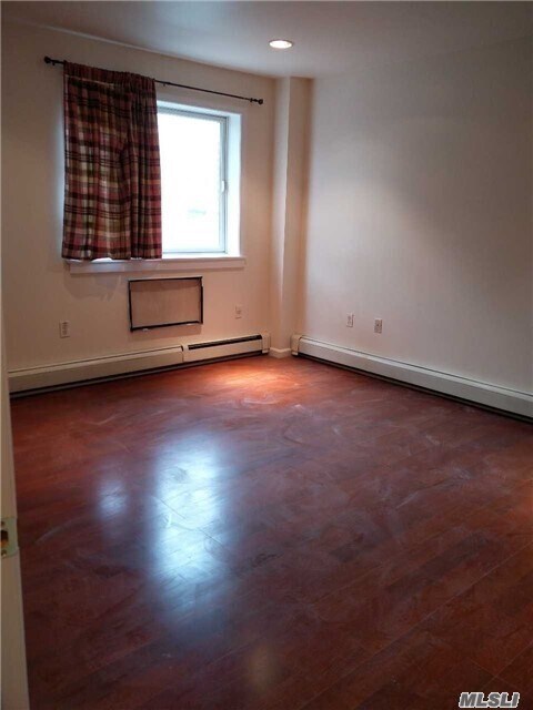 Foto del edificio - 161-11 72nd Ave