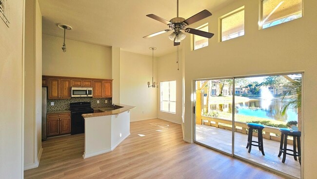 Building Photo - 4823 Via Palm Lakes Via