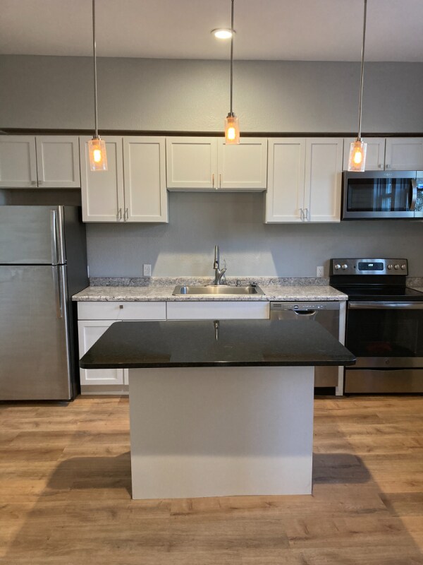 Foto principal - 912 5th St SW