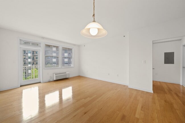 Building Photo - 4 Constellation Pl