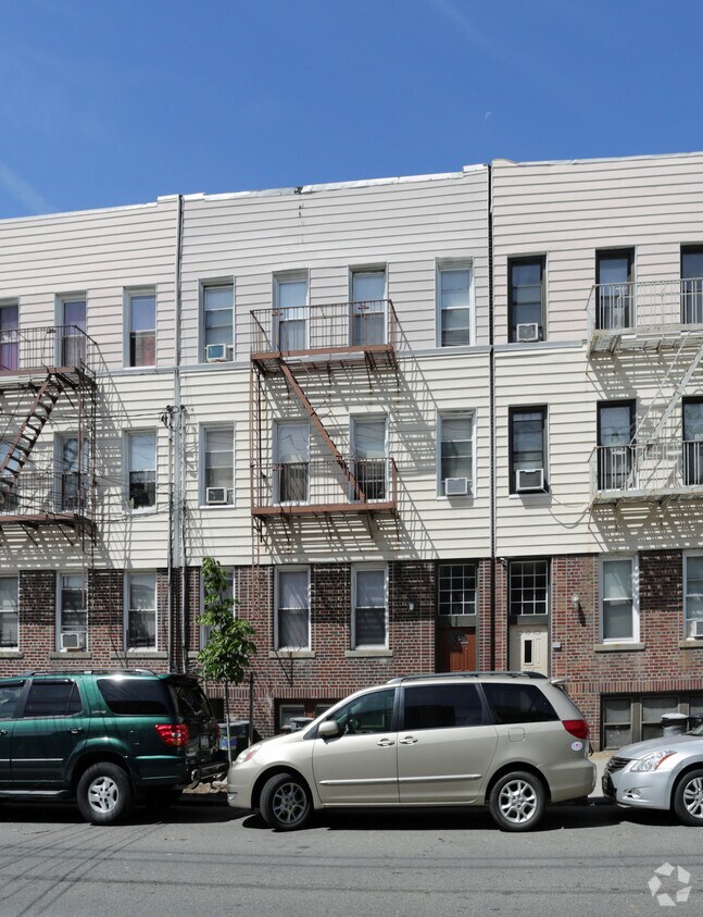 Foto principal - 1813 Radcliff Ave