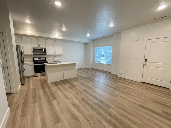 Foto del edificio - 908 N 1100 E