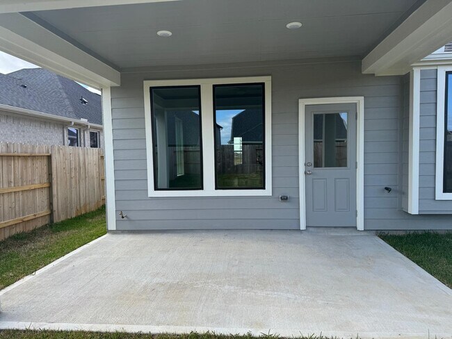 Foto del edificio - 5606 Pearl Vis Dr