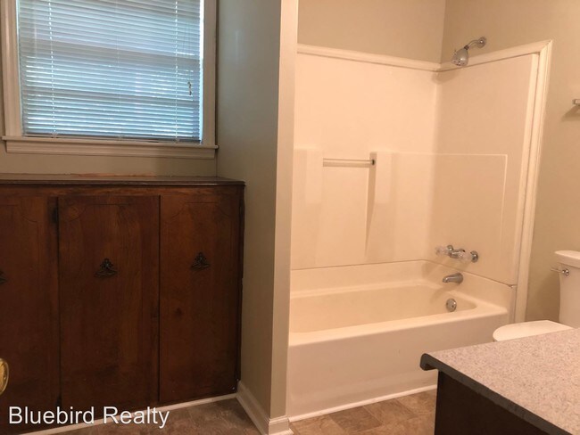 Building Photo - 3 br, 1.5 bath House - 14315 Woolsey Rd.