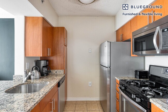 Foto del edificio - 2400 M St NW