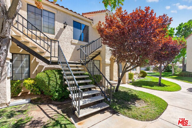 Foto del edificio - 2554 Olive Dr