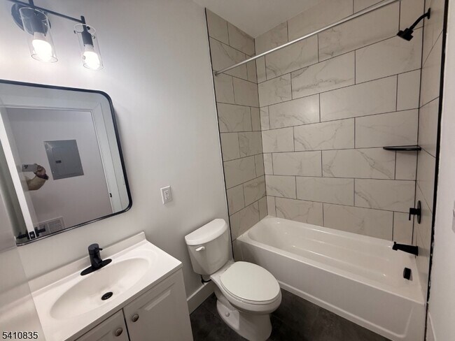 Foto del edificio - 101 S 8th St