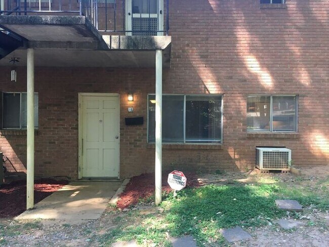 Building Photo - 1125 Scottsdale Dr