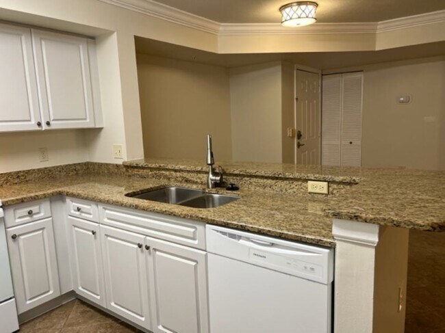 Kitchen/Dining Room - 1170 Wildwood Lakes Blvd