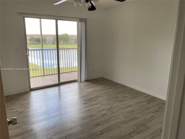 Building Photo - 400 SW 134th Way
