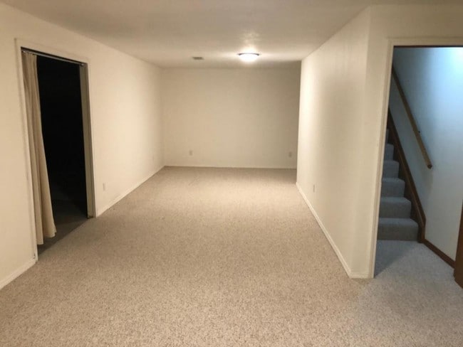 Building Photo - 203 Bona Vista Dr NW