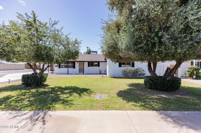 Foto del edificio - 1305 W Romo Jones St