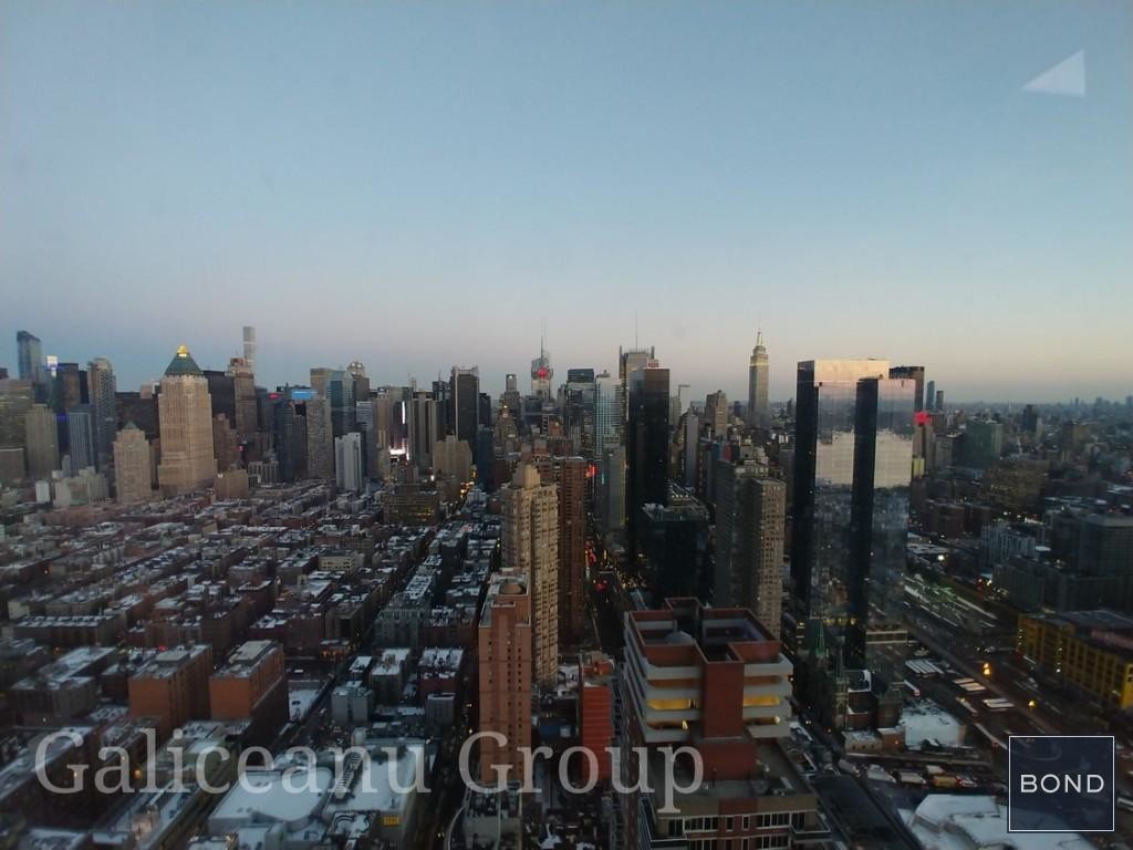 Foto principal - 605 W 42nd St