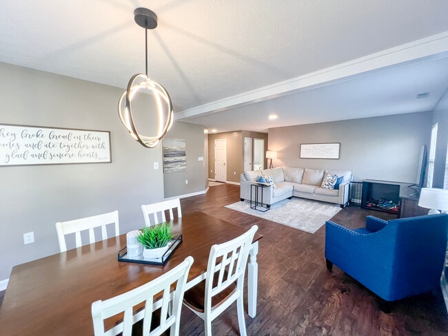 Foto del edificio - 13255 Summerwood Ln