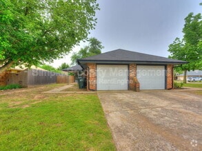 Building Photo - 1710 Hillcrest Dr