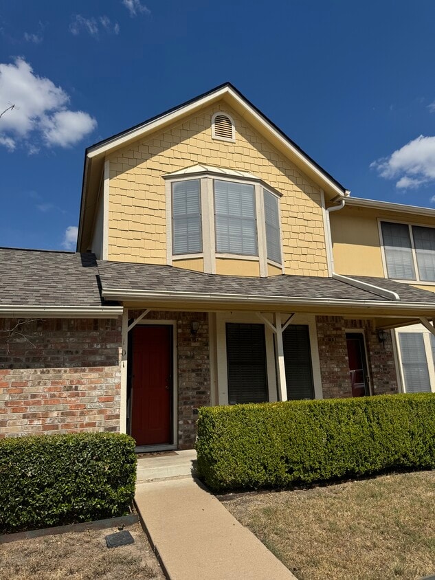 Foto principal - 11901 Swearingen Dr