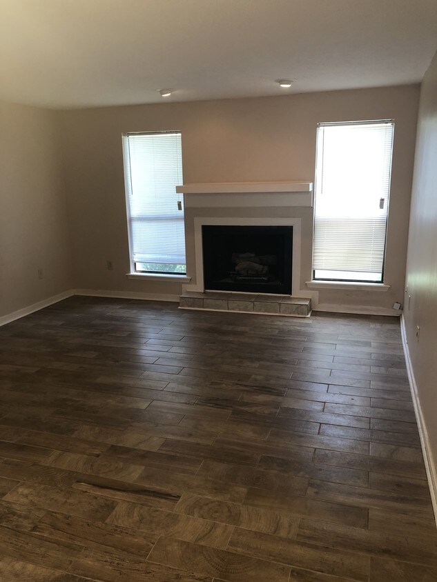 25 Lake Dr, Brandon, MS 39047 Townhome Rentals in Brandon MS