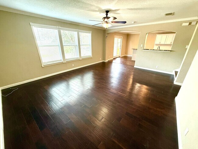 Foto del edificio - 5716 Watercress Dr