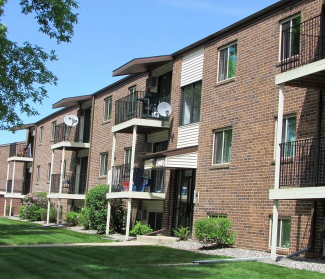 Long Island Rentals in Fargo at 2402 17th St S Fargo, ND