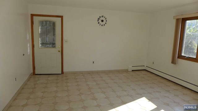 Foto del edificio - 40 W Ruby Ave