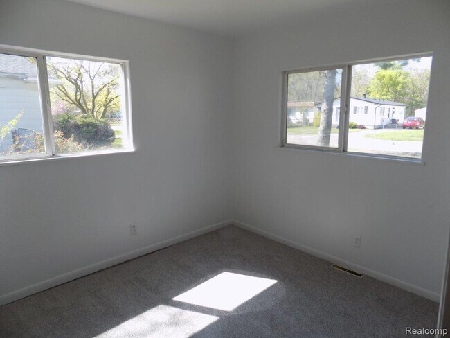 Building Photo - 20880 Finley St