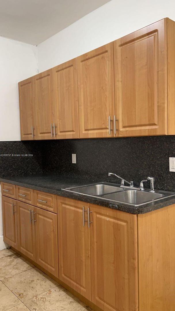 Foto del edificio - 1319 Meridian Ave