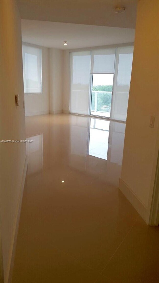Foto del edificio - 4250 Biscayne Blvd