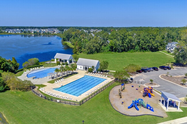 HARMON Foxbank by Crescent Communities