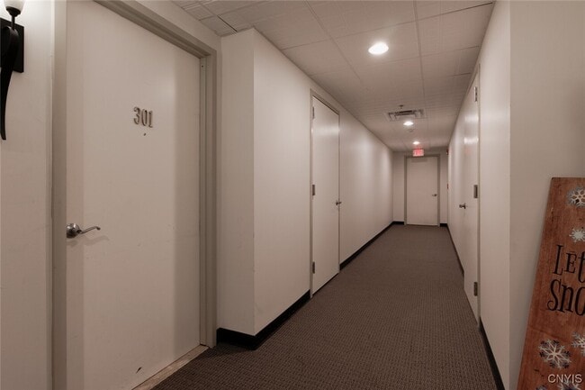 Building Photo - 208 W Water St