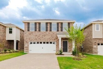Building Photo - 2022 Harebell Dr