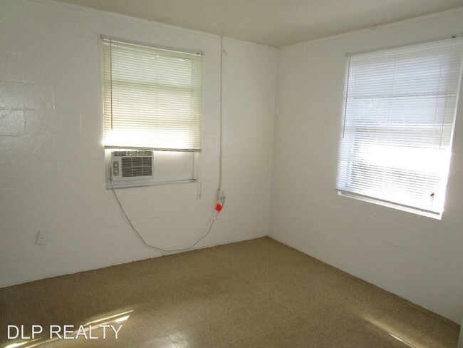 Building Photo - 278 Roosevelt Dr