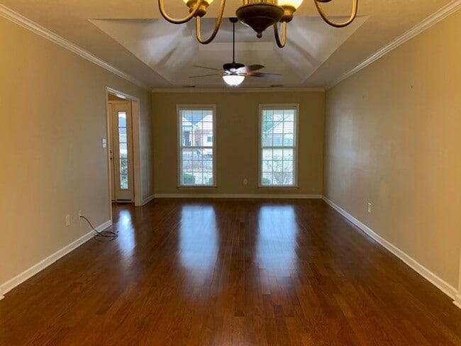 Building Photo - 3 Bedroom, 2 Bath House in Harlem