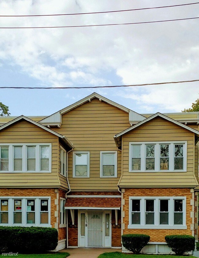 Foto del edificio - 13925 Lincoln Ave