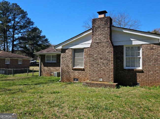 Building Photo - 6116 Evans Dr