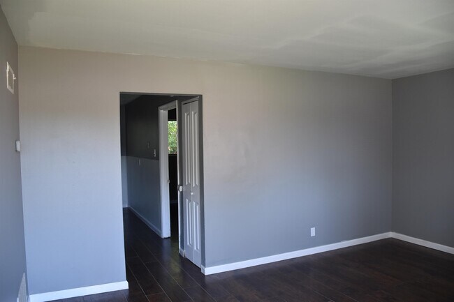Building Photo - 1574 Leonaire Ct