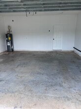 Building Photo - 423 SW Alcan Dr