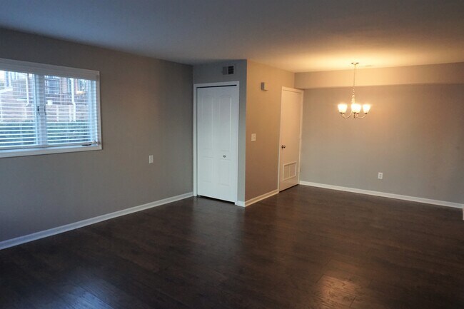 Foto del edificio - 114 Pinewood Dr