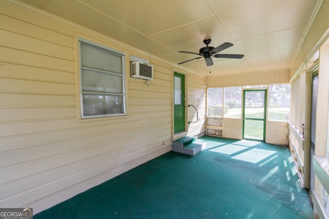 Building Photo - 107 Saxon Pl