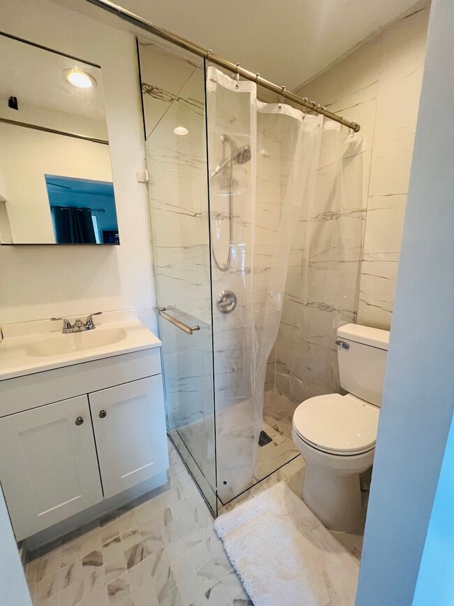 Building Photo - 11400 NE 13th Ave