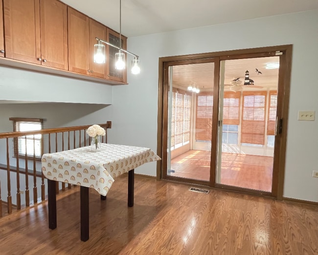 Photo - 1689 Apple Valley Rd House