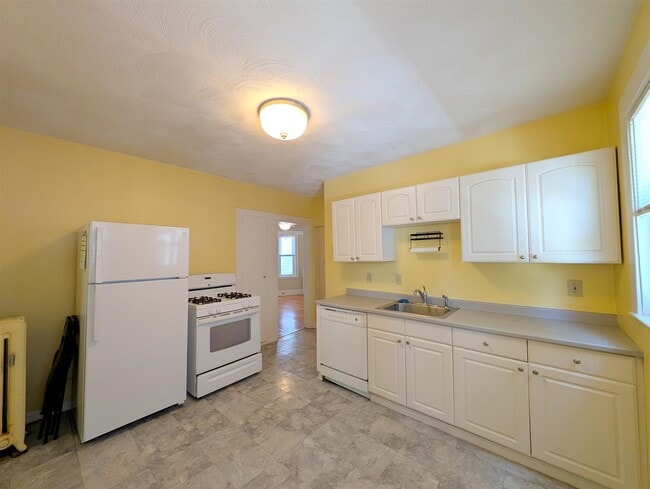 Building Photo - 79 Conwell Ave