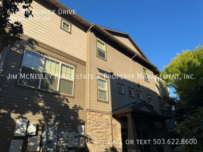 Photo - 614 NE Adwick Dr House