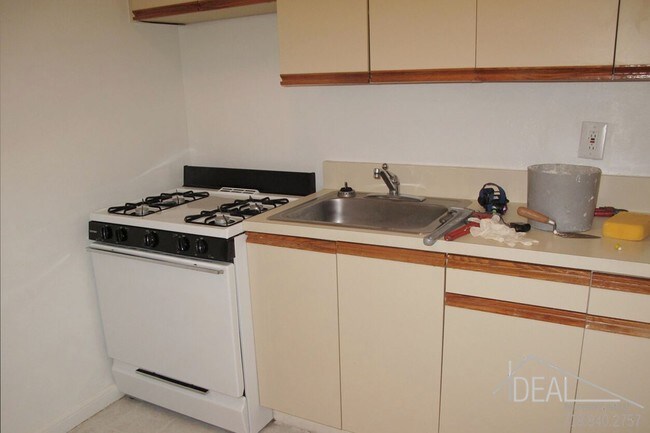 Foto del edificio - 1208 Ocean Pkwy