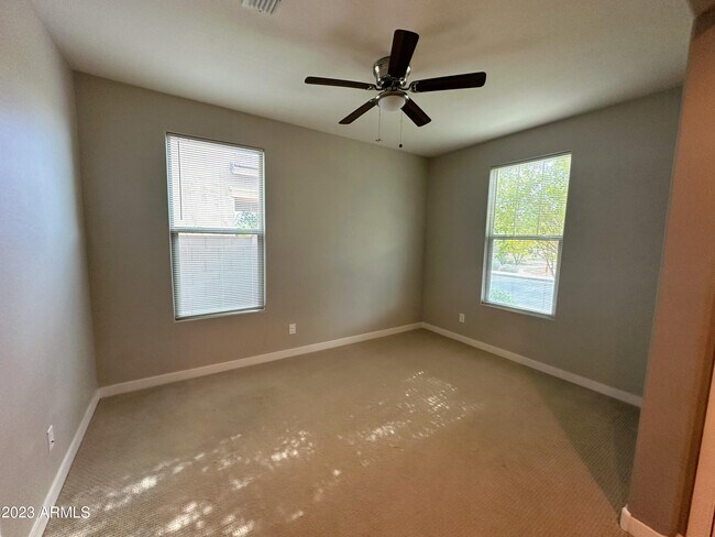Foto del edificio - 2952 W Westland Rd
