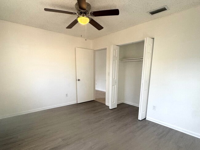 Foto del edificio - 3072 Martin Ave