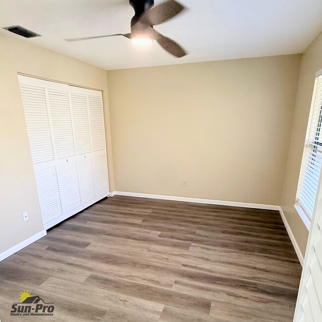 Foto del edificio - 108 Lacosta Ln